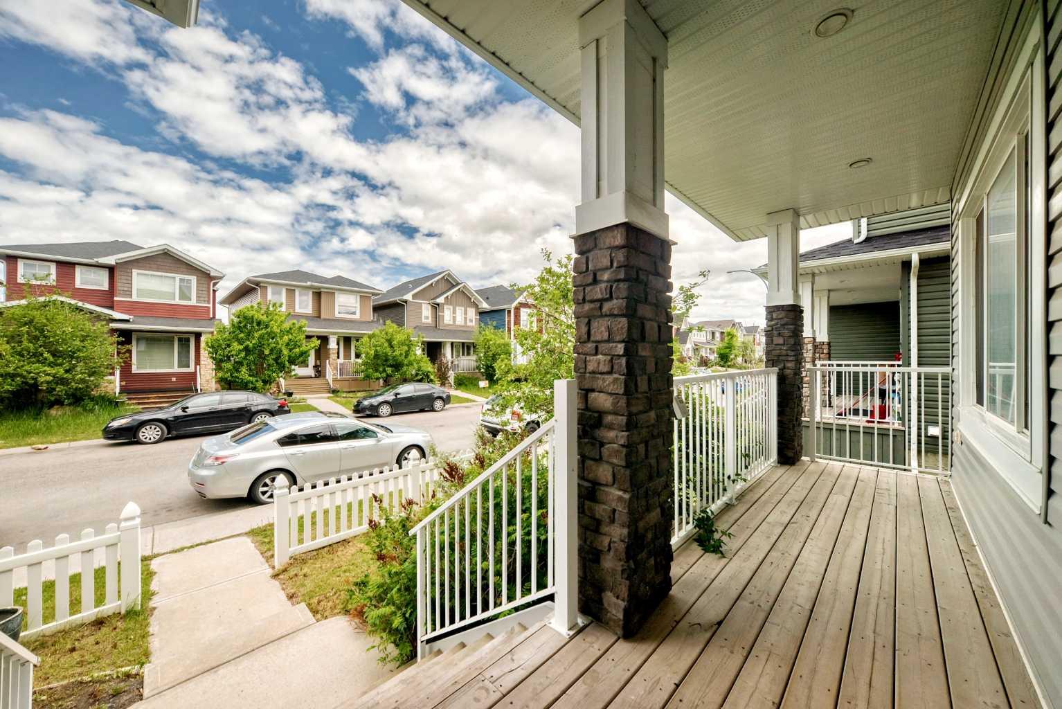 17 Redstone Common NE