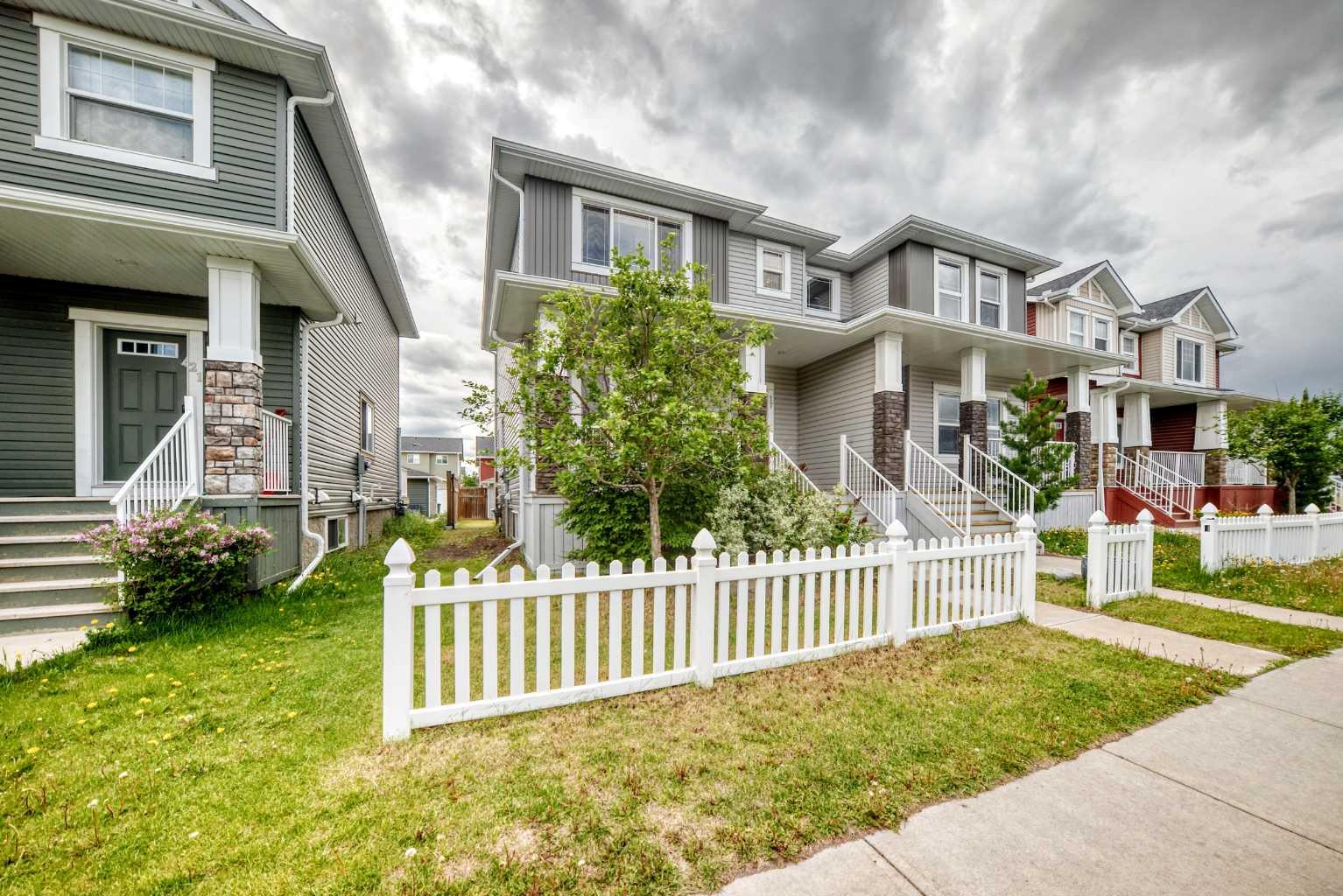 17 Redstone Common NE