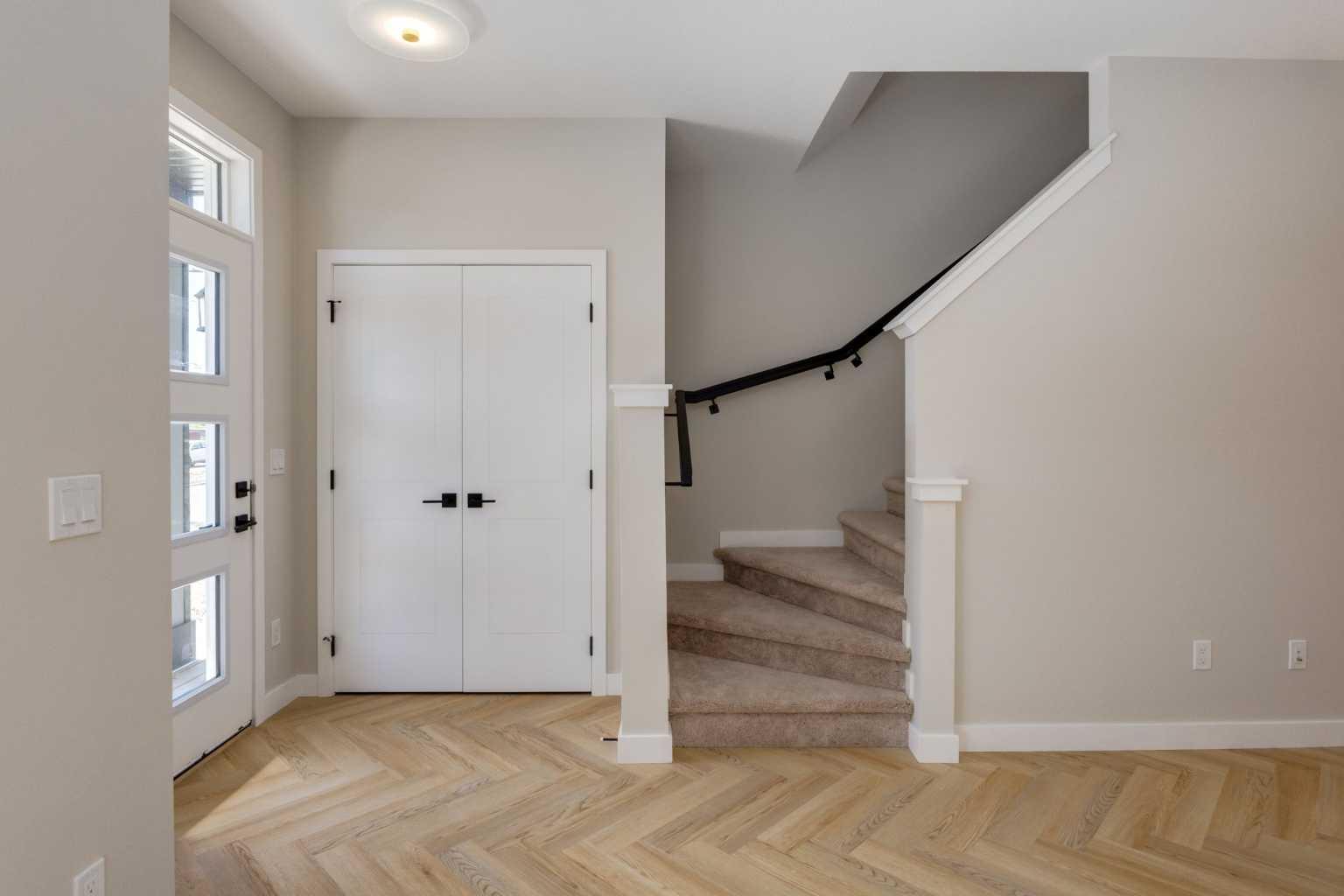 242 Heartwood Parade SE