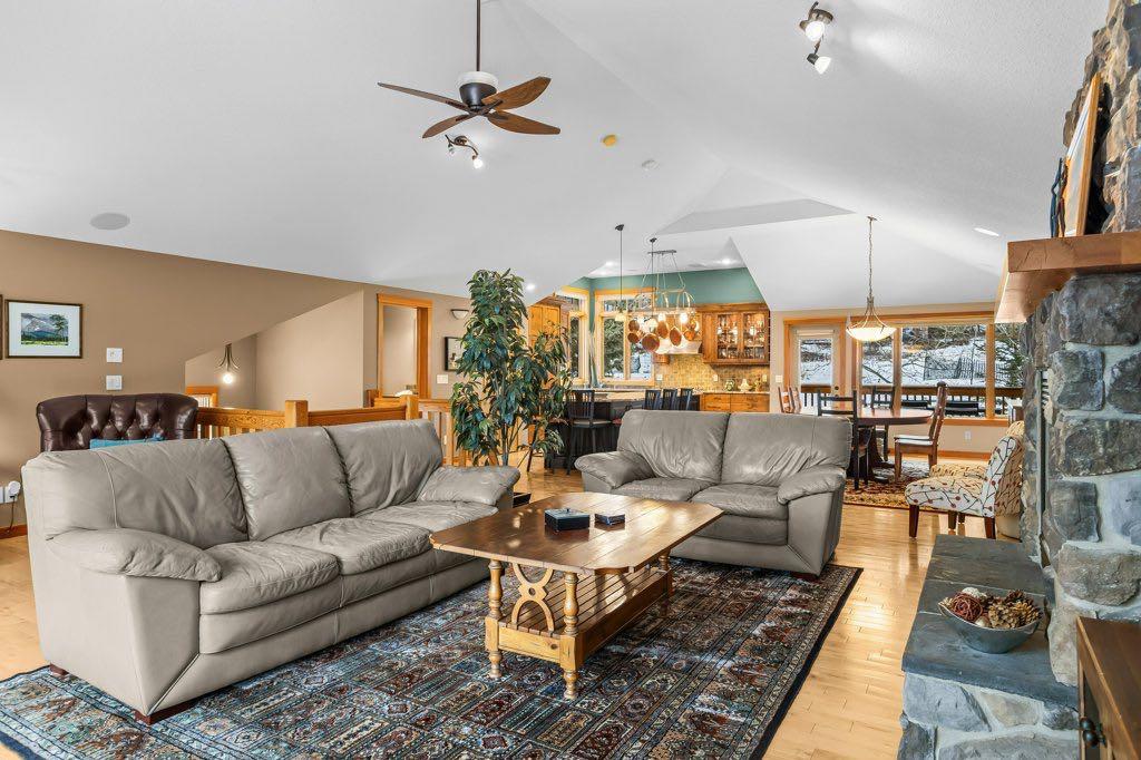 104 Stone Creek Place S