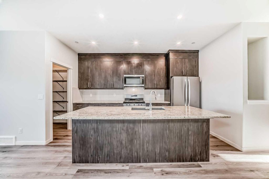 Photo of 272 Livingston View NW, Calgary, AB T3P 1R5 (MLS # A2288032)