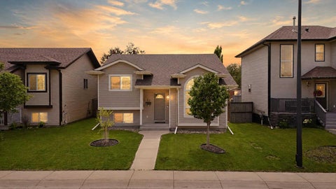 Photo of 23 Dubois Crescent, Red Deer, AB T4R 3H8 (MLS # A2333046)