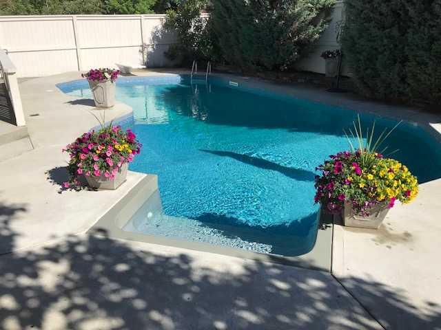 6 Mt Yamnuska Court SE