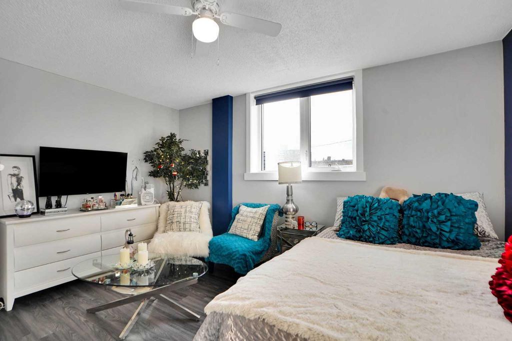 Photo of 1111 15 Avenue SW #204, Calgary, AB T2R 0S8 (MLS # A2280082)