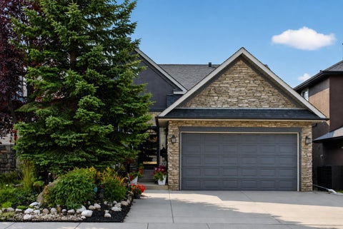 Photo of 44 Strathlea Close SW, Calgary, AB T3H 5C6 (MLS # A2338189)