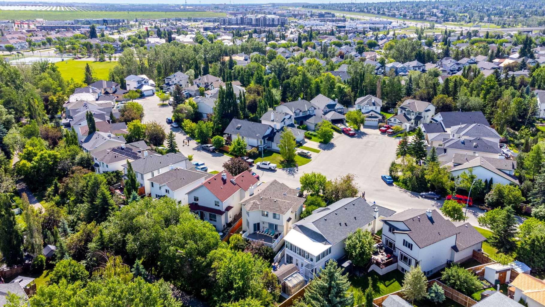 136 Douglas Glen Heath SE