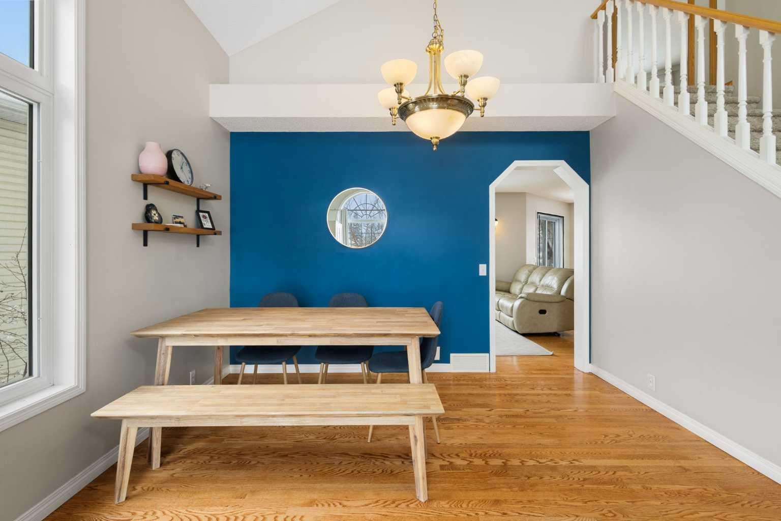 136 Douglas Glen Heath SE