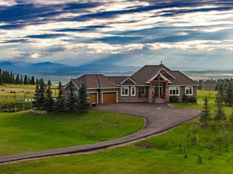 Photo of 260169 Mountain Ridge Place, Rural Rocky View County, AB T4C 2Y1 (MLS # A2349094)