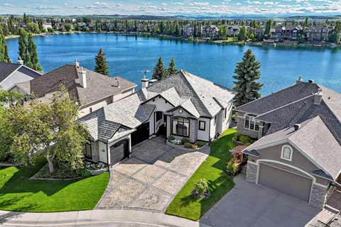 Photo of 62 Chapala Crescent SE, Calgary, AB T2X 3M4 (MLS # A2313392)