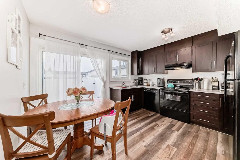 Photo of 1227 137 Avenue SE, Calgary, AB T2J 6N5 (MLS # A2289554)