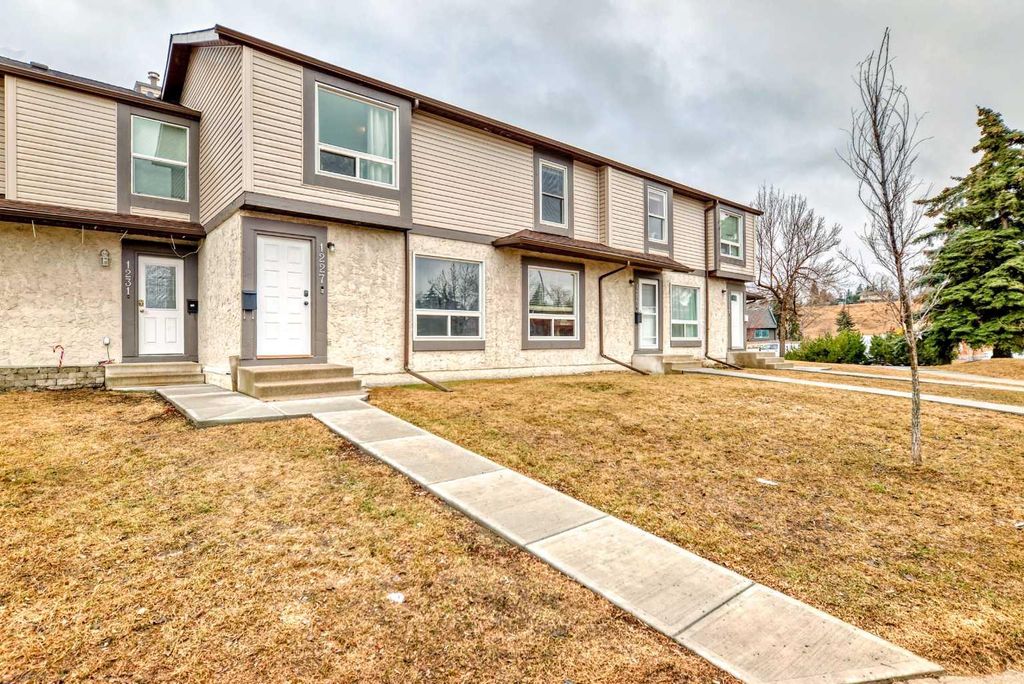 Photo of 1227 137 Avenue SE, Calgary, AB T2J 6N5 (MLS # A2289554)