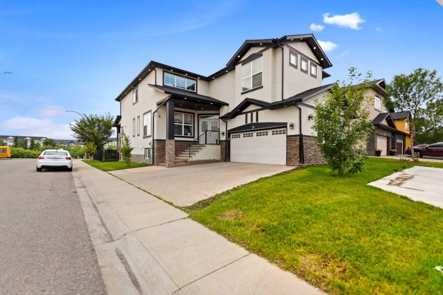 21 Saddlelake Lane NE