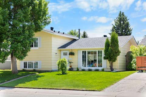 Photo of 263 Midlawn Close SE, Calgary, AB T2X 1A7 (MLS # A2322428)