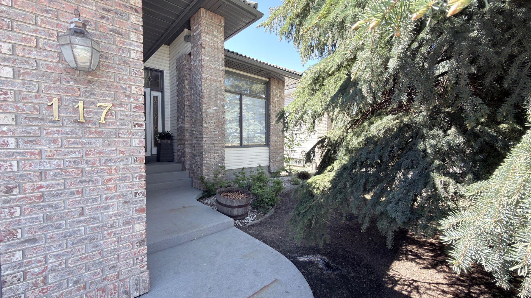 117 Woodpark Close SW