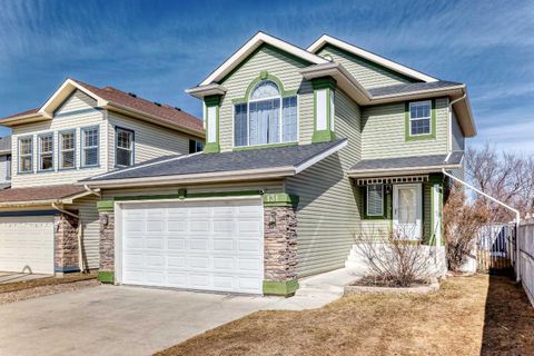 Photo of 131 Somerside Crescent SW, Calgary, AB T2T 4K6 (MLS # A2296775)