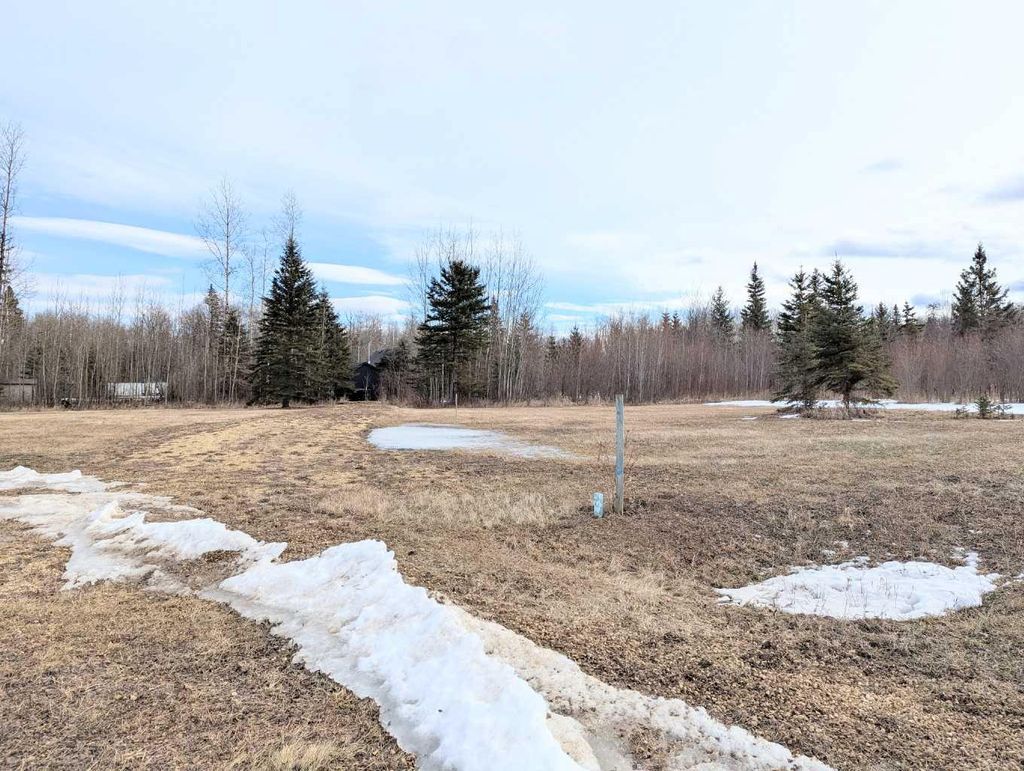 Photo of 7 Marina Way, Faust, AB T0G 0X0 (MLS # A2296820)