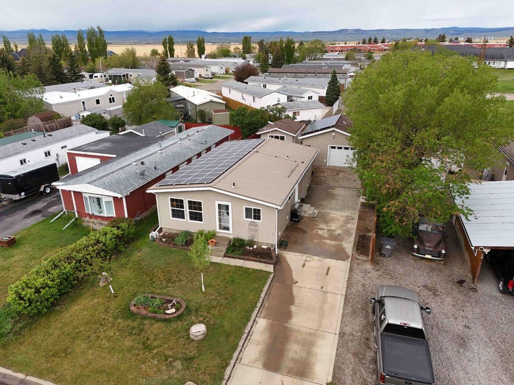 Photo of 18 WILLOW ROAD, Claresholm, AB T0L 0T0 (MLS # A2313821)