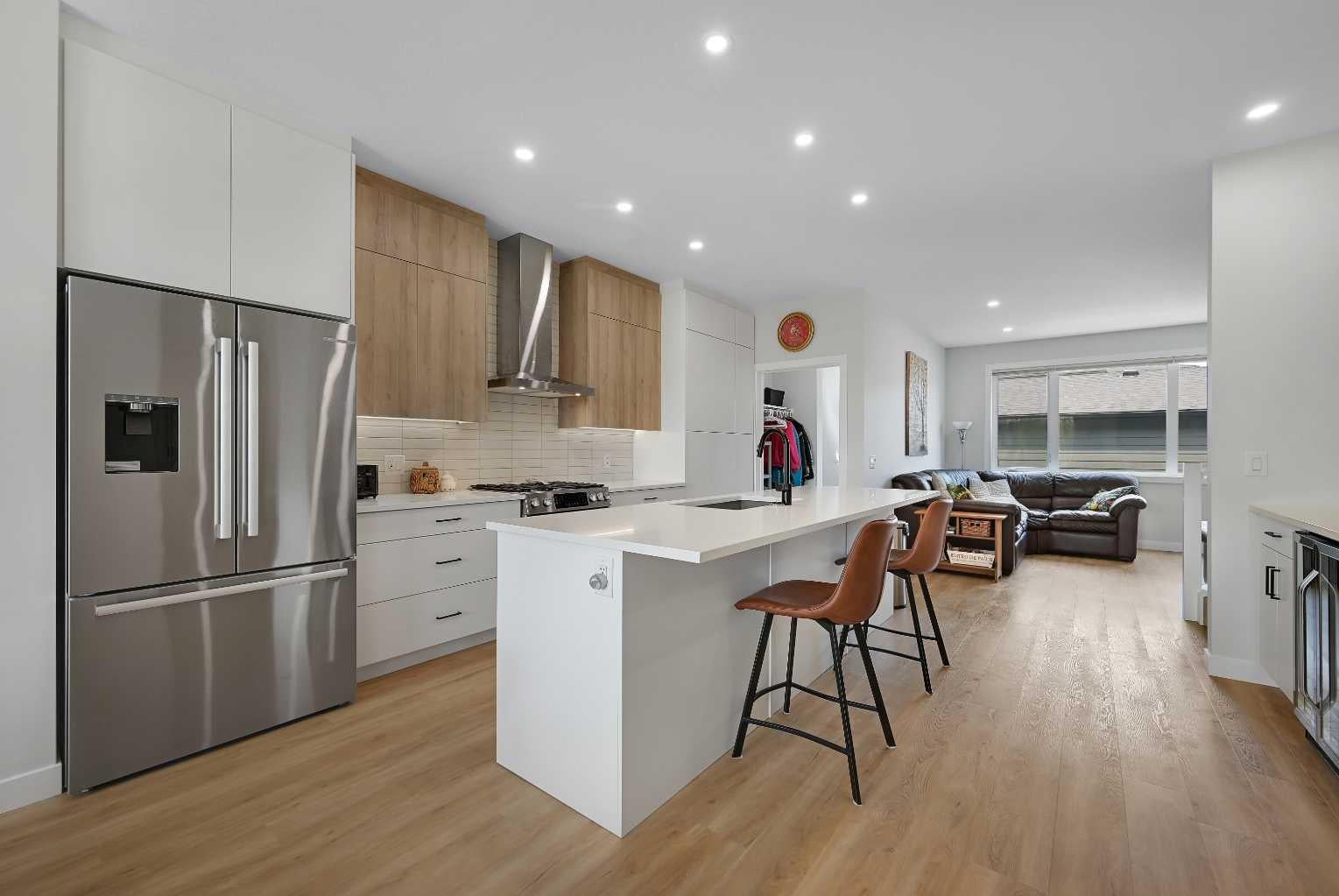 858 Harmony Parade