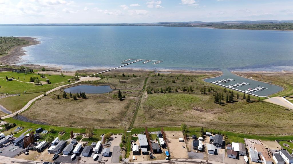 Photo of 10046 Township Road 422 Road #205, Rural Ponoka County, AB T4J 1V9 (MLS # A2292104)