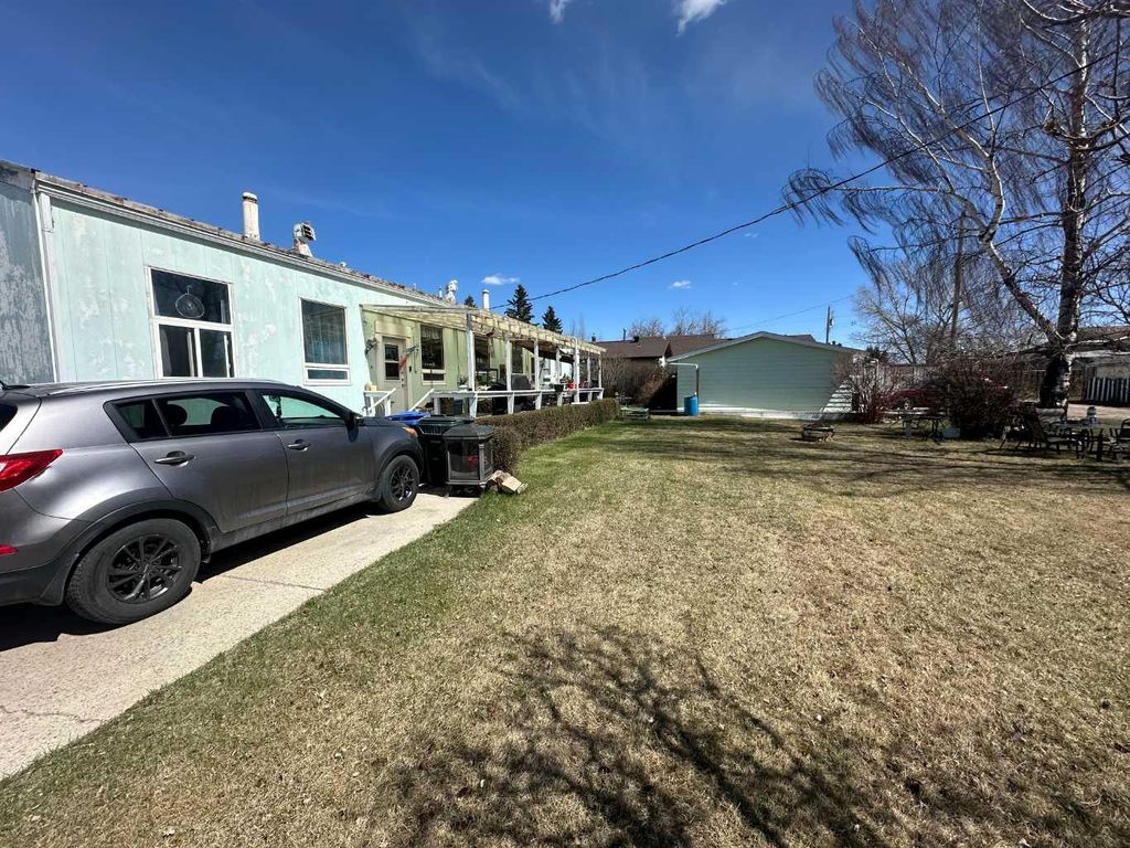Photo of 1435 22 Avenue, Didsbury, AB T0M 0W0 (MLS # A2307766)