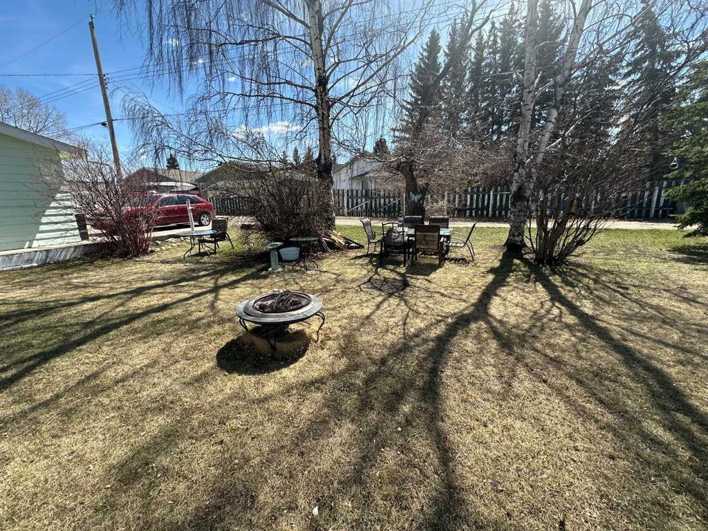 Photo of 1435 22 Avenue, Didsbury, AB T0M 0W0 (MLS # A2307766)