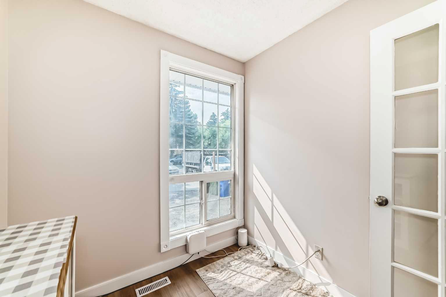 120 Pineset Place NE