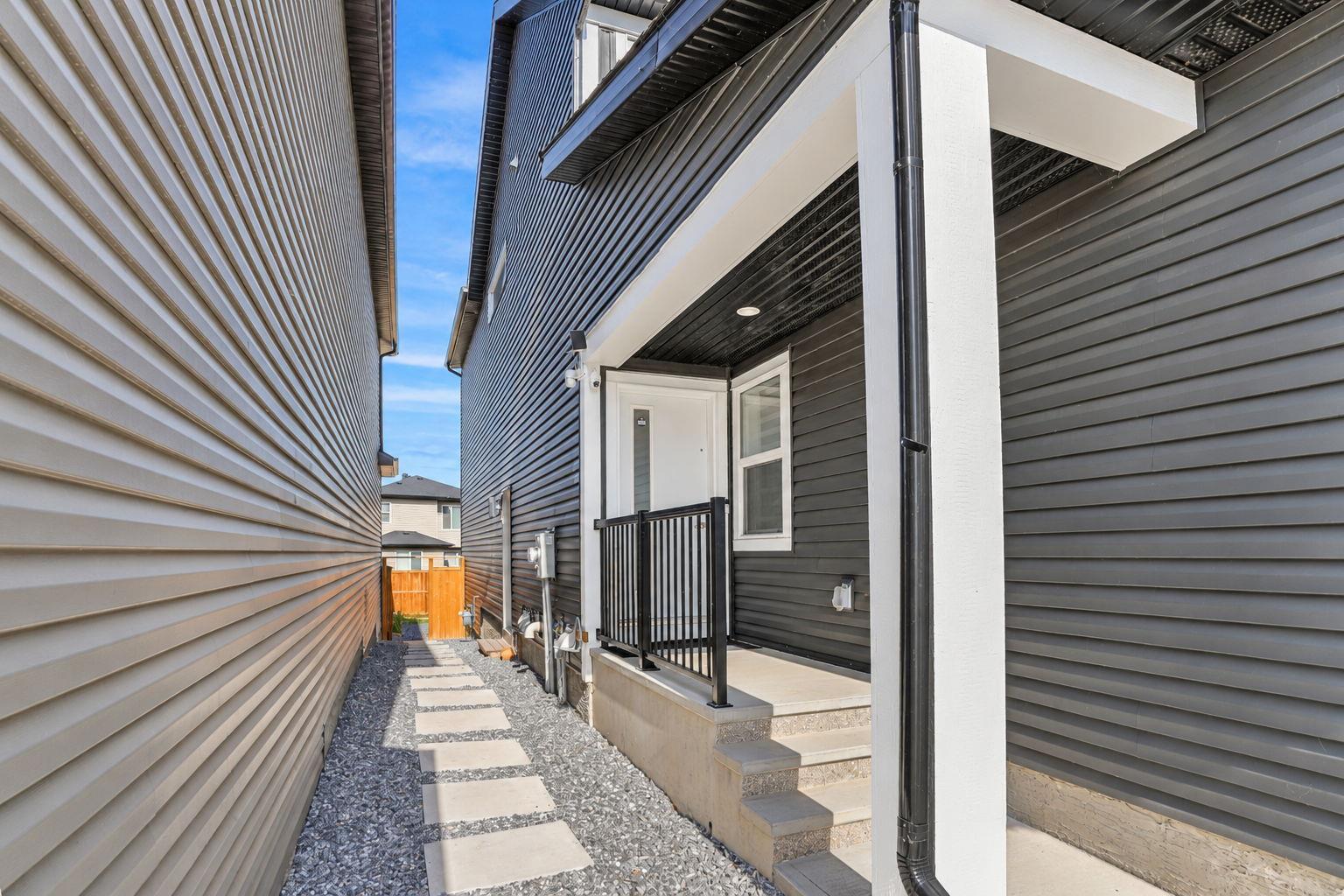 314 Corner Meadows Way NE