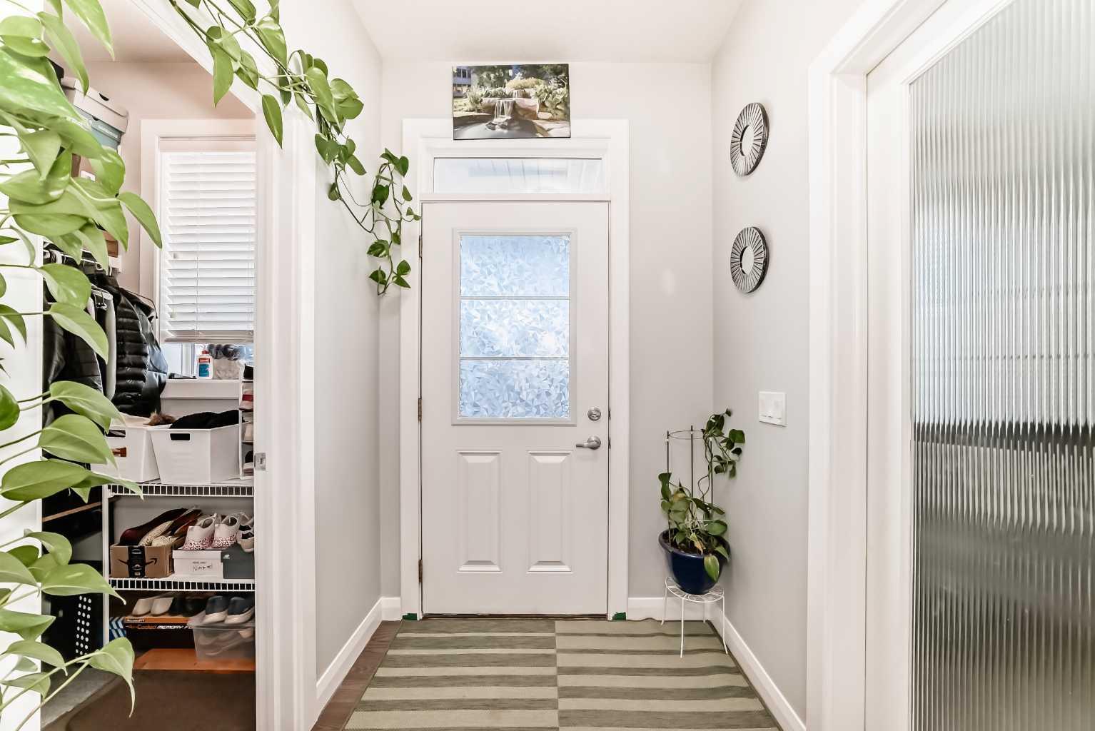 423 Redstone Drive NE