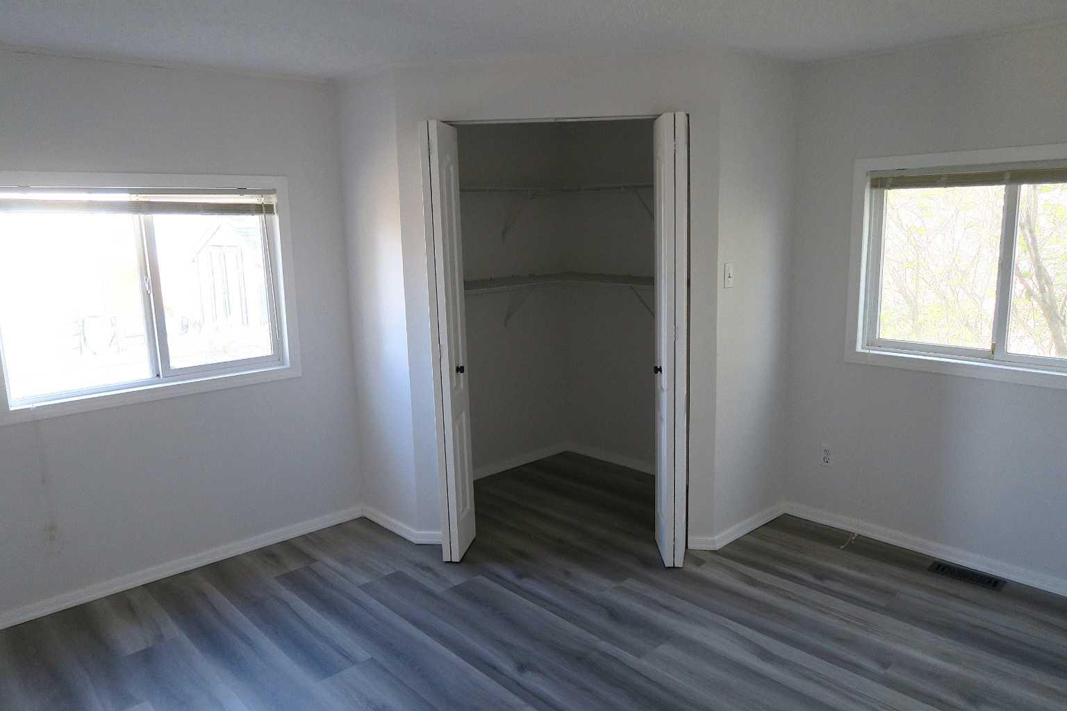 901 Briarwood Crescent