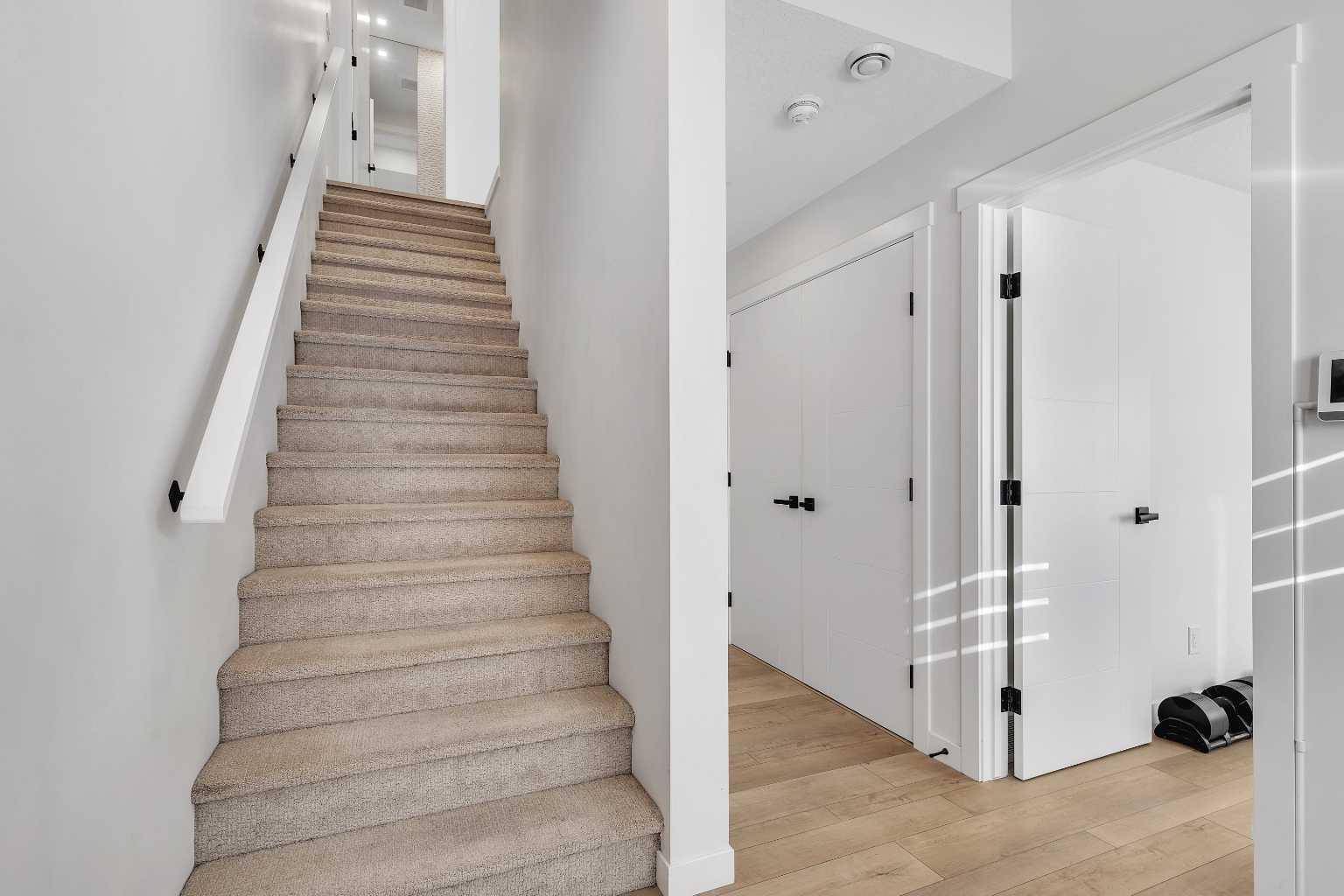 247 Greenbriar Common NW