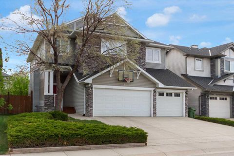 Photo of 8 Elmont Court SW, Calgary, AB T3H 5Z8 (MLS # A2314670)