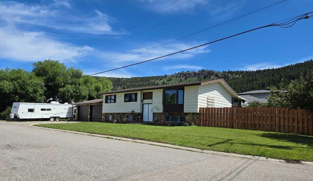 Photo of 3002 225 Street, Bellevue, AB T0K 0C0 (MLS # A2264792)