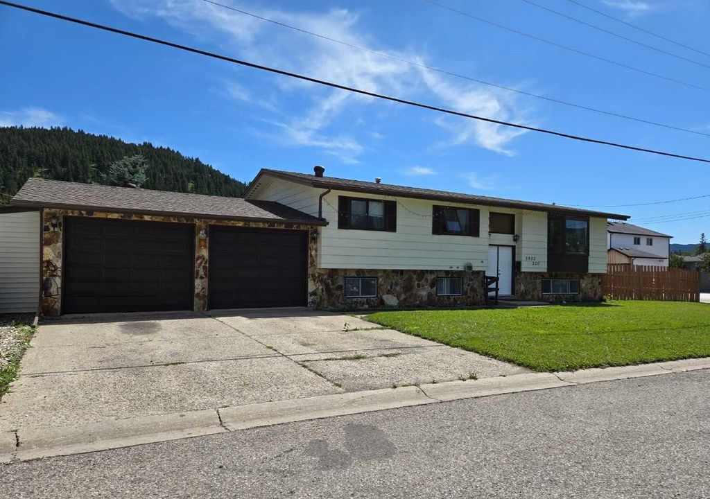 Photo of 3002 225 Street, Bellevue, AB T0K 0C0 (MLS # A2264792)