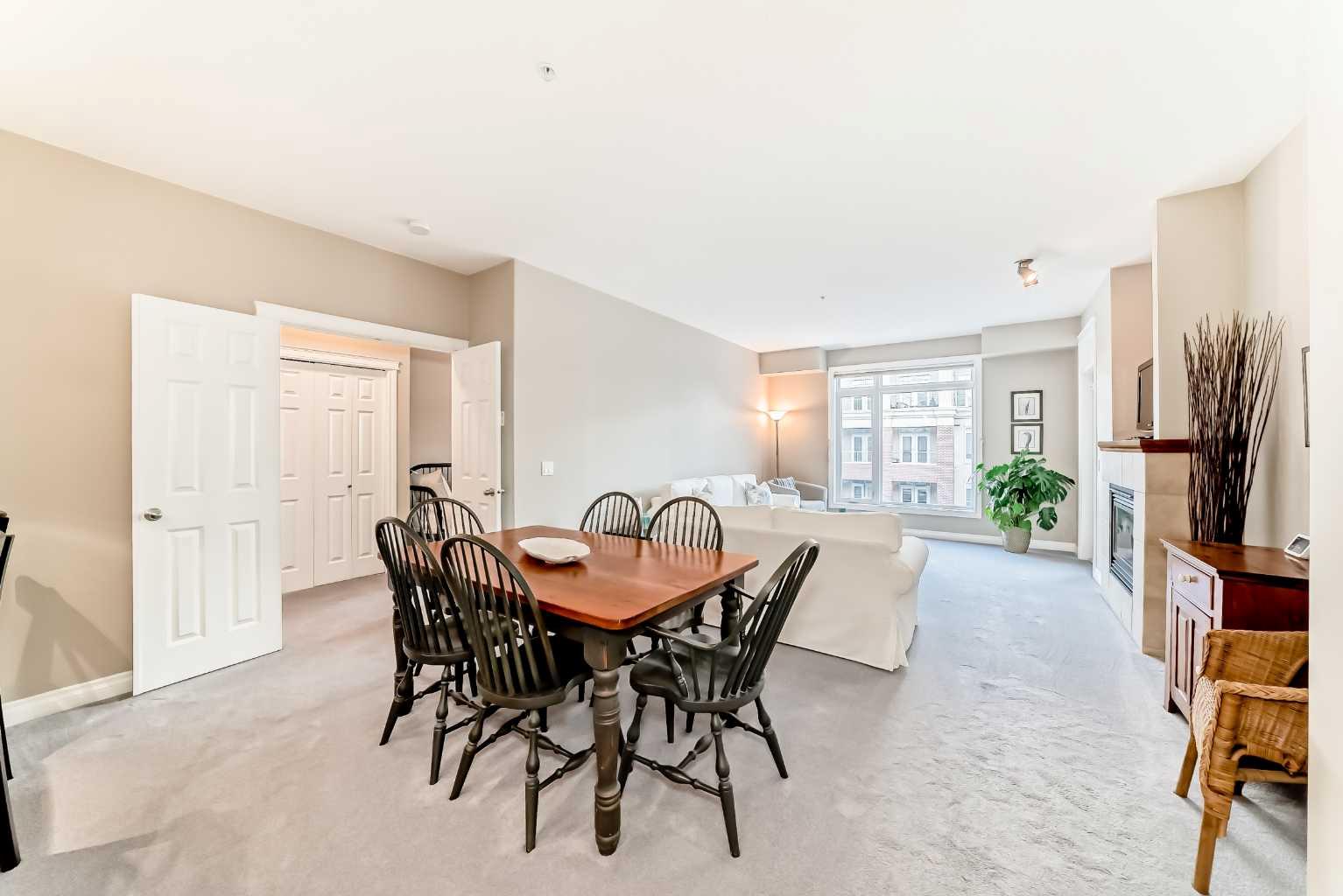 24 Hemlock Crescent SW 4304