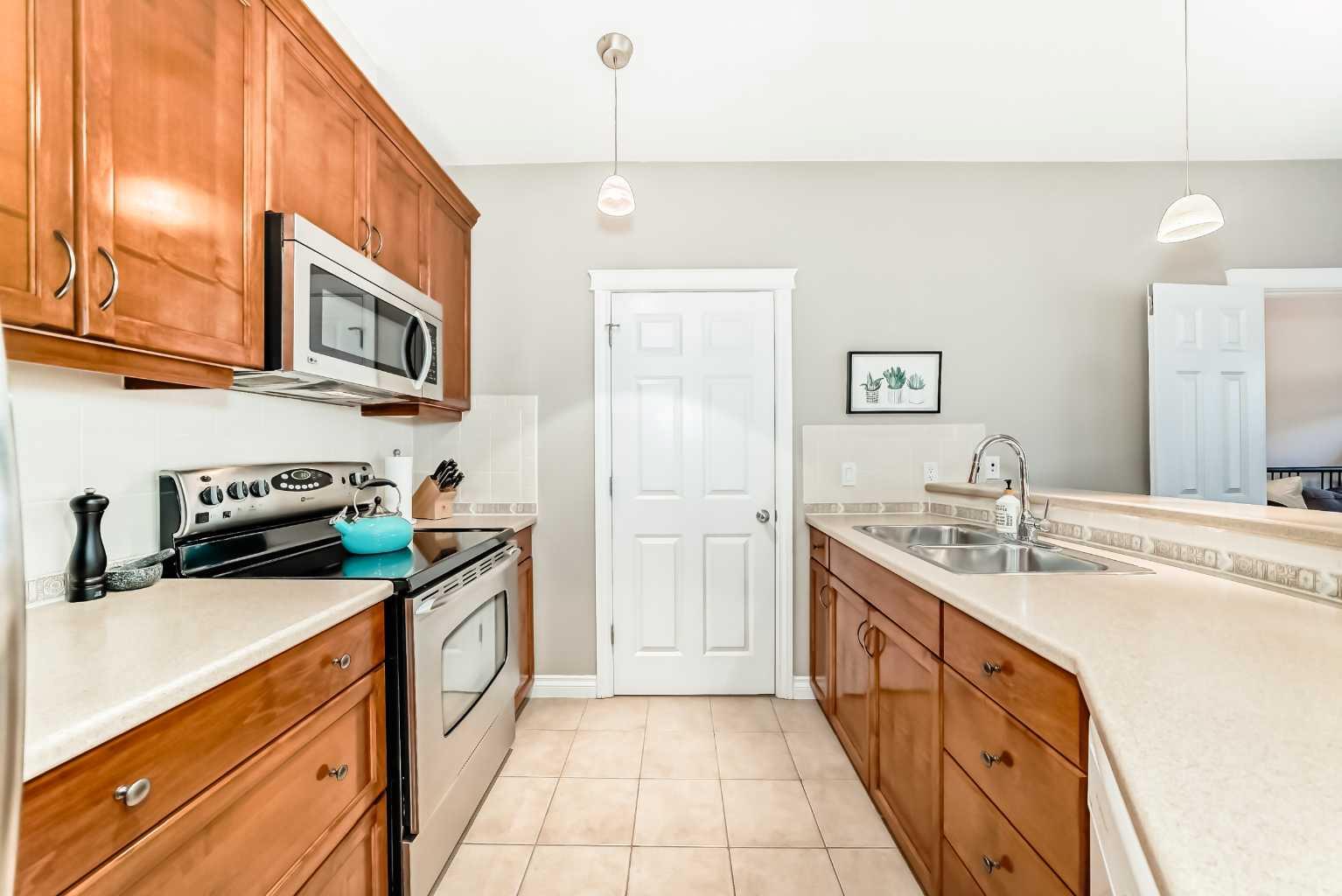 24 Hemlock Crescent SW 4304