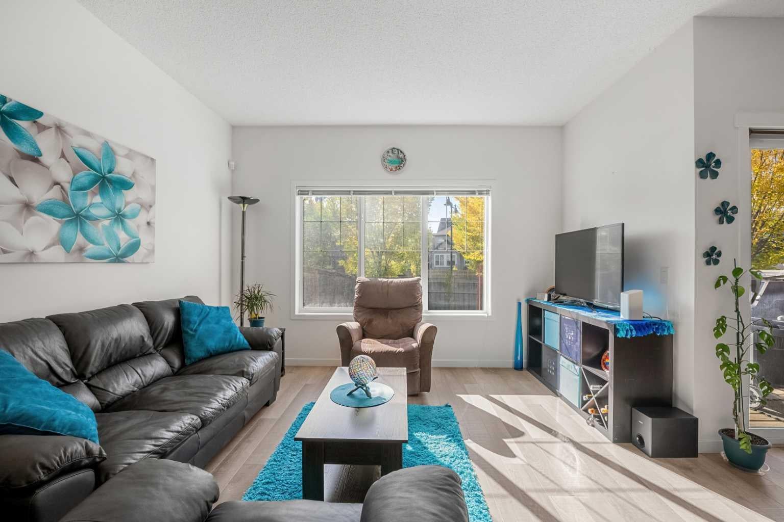 203 Mahogany Grove SE