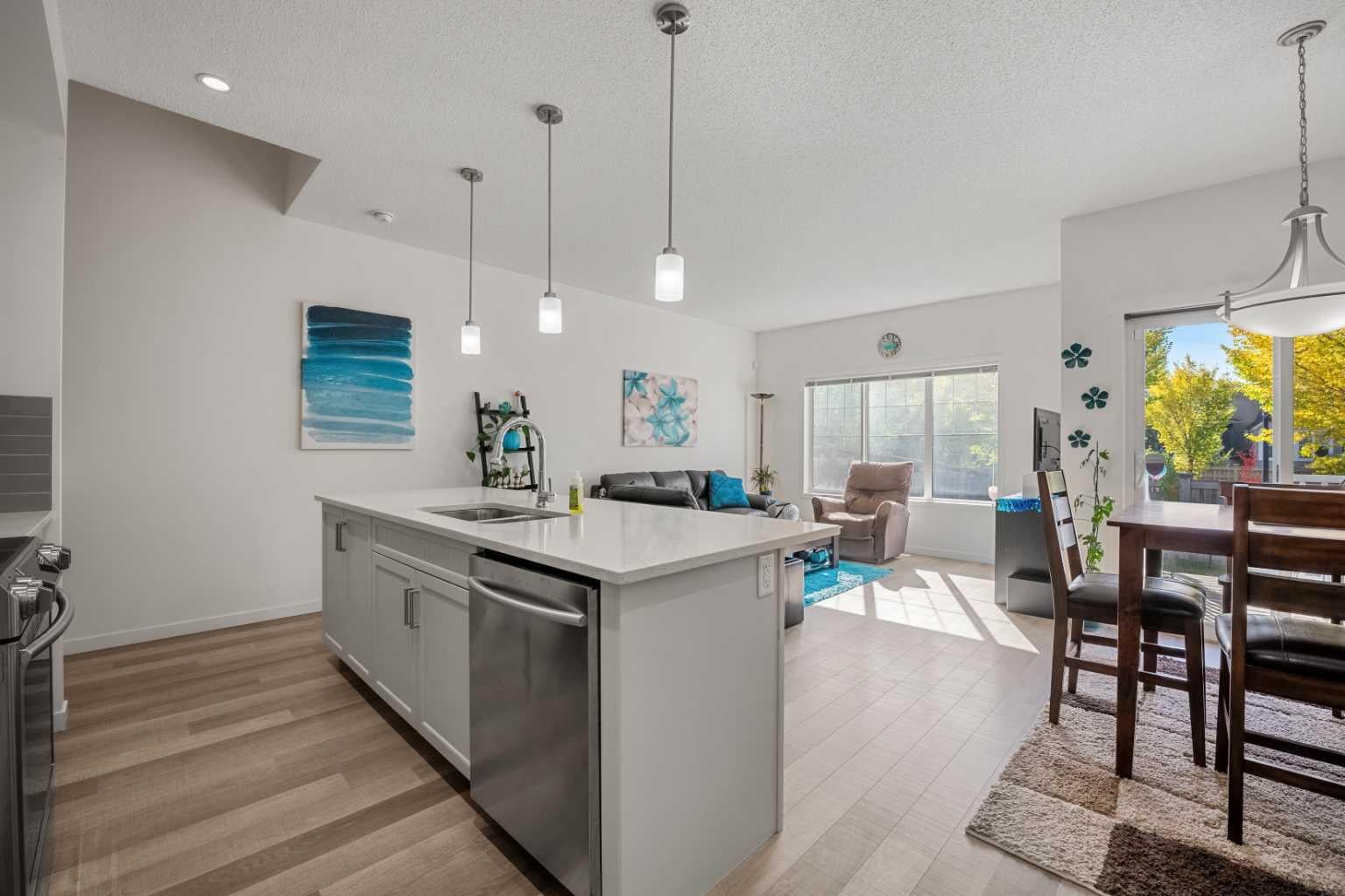 203 Mahogany Grove SE
