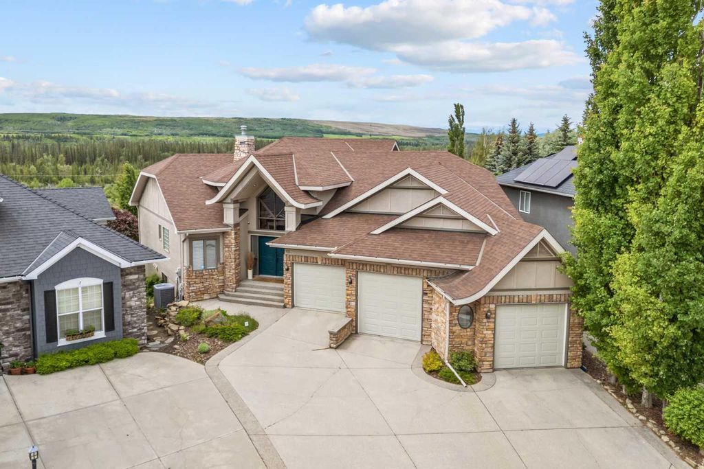 Photo of 13 Discovery Rise SW, Calgary, AB T3H 4N6 (MLS # A2322070)