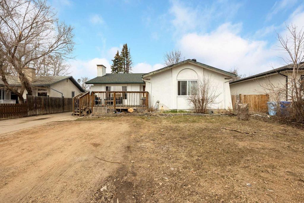 Photo of 112 Hill Drive, Fort McMurray, AB T9H 2B5 (MLS # A2309270)