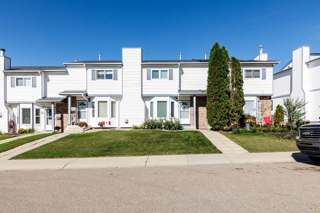 Photo of 67 Elwell Close, Red Deer, AB T4R 2E2 (MLS # A2351491)