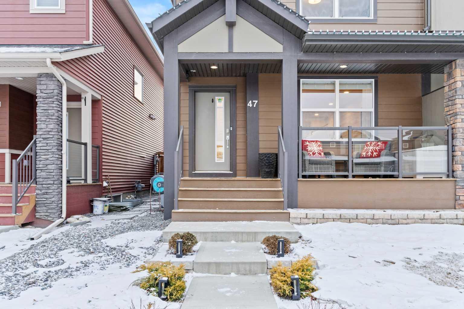 47 Wolf Willow Boulevard SE
