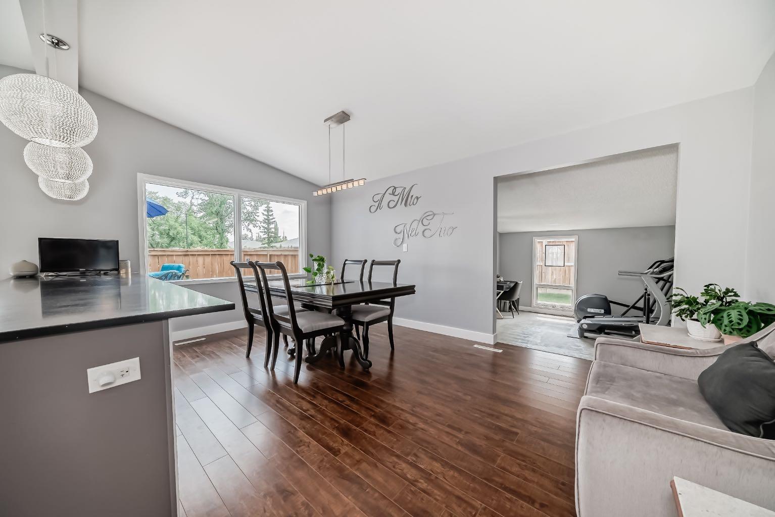 5519 Buckthorn Road NW