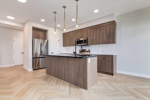82 Agate Road Cochrane AB T4C 3K1