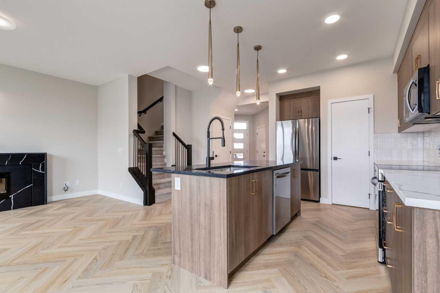 82 Agate Road
