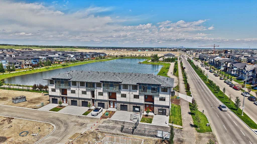 Photo of 30 Creekside Villas SW, Calgary, AB T1T 1Z1 (MLS # A2324427)