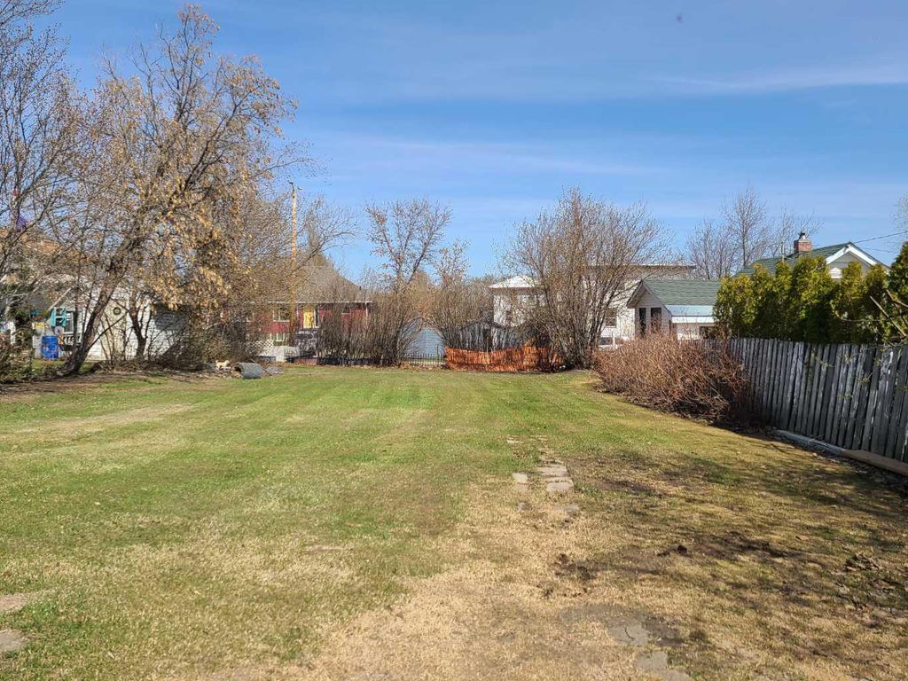 Photo of 1022 98 Street, Sexsmith, AB T0H 3C0 (MLS # A2287635)