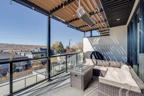 5213 23 Avenue NW Calgary AB T3B 0Z9