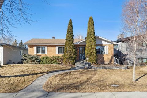 Photo of 34 Rosery Drive NW, Calgary, AB T2K 1L7 (MLS # A2284657)