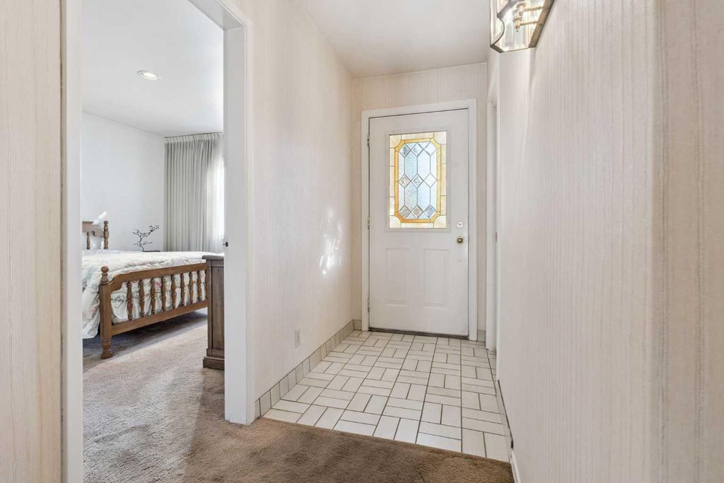 Photo of 34 Rosery Drive NW, Calgary, AB T2K 1L7 (MLS # A2284657)