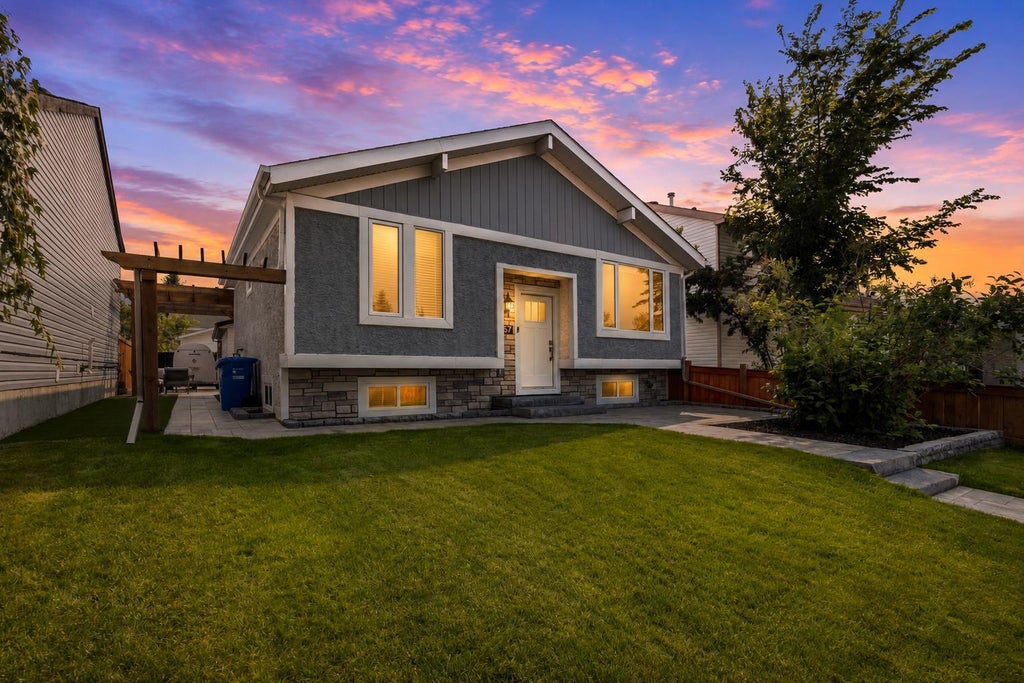 Photo of 157 Bird Crescent, Fort McMurray, AB T9H 4T1 (MLS # A2330060)